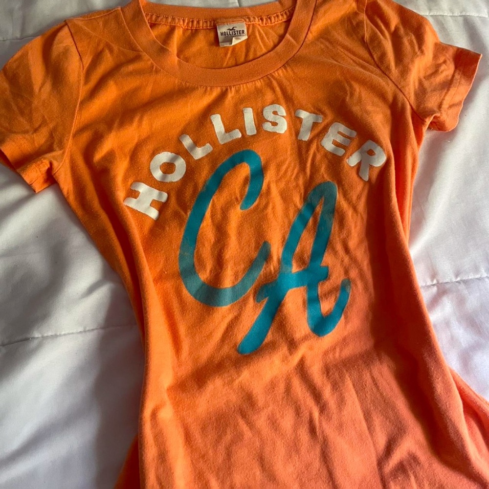 y2k vintage woman’s orange hollister short sleeve shirt